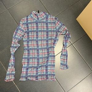 Great fit. Can fit up to size xl.